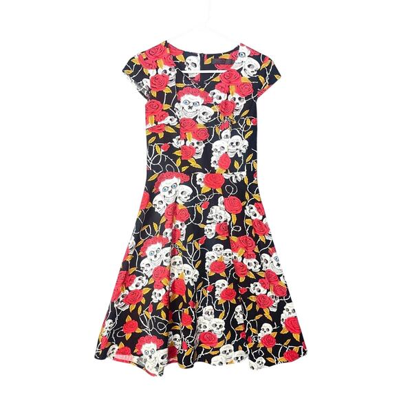 Skulls and Roses Dress Gothic Halloween Punk Sz XS Day of the Dead Rockabilly - Picture 2 of 8